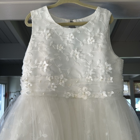 Princess Daliana flower girl dress: size 8 - Picture 2 of 5